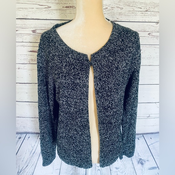 Women’s Large Sweater Cardigan Covington Gray Silver Threading Hook Close Knit - Picture 2 of 11